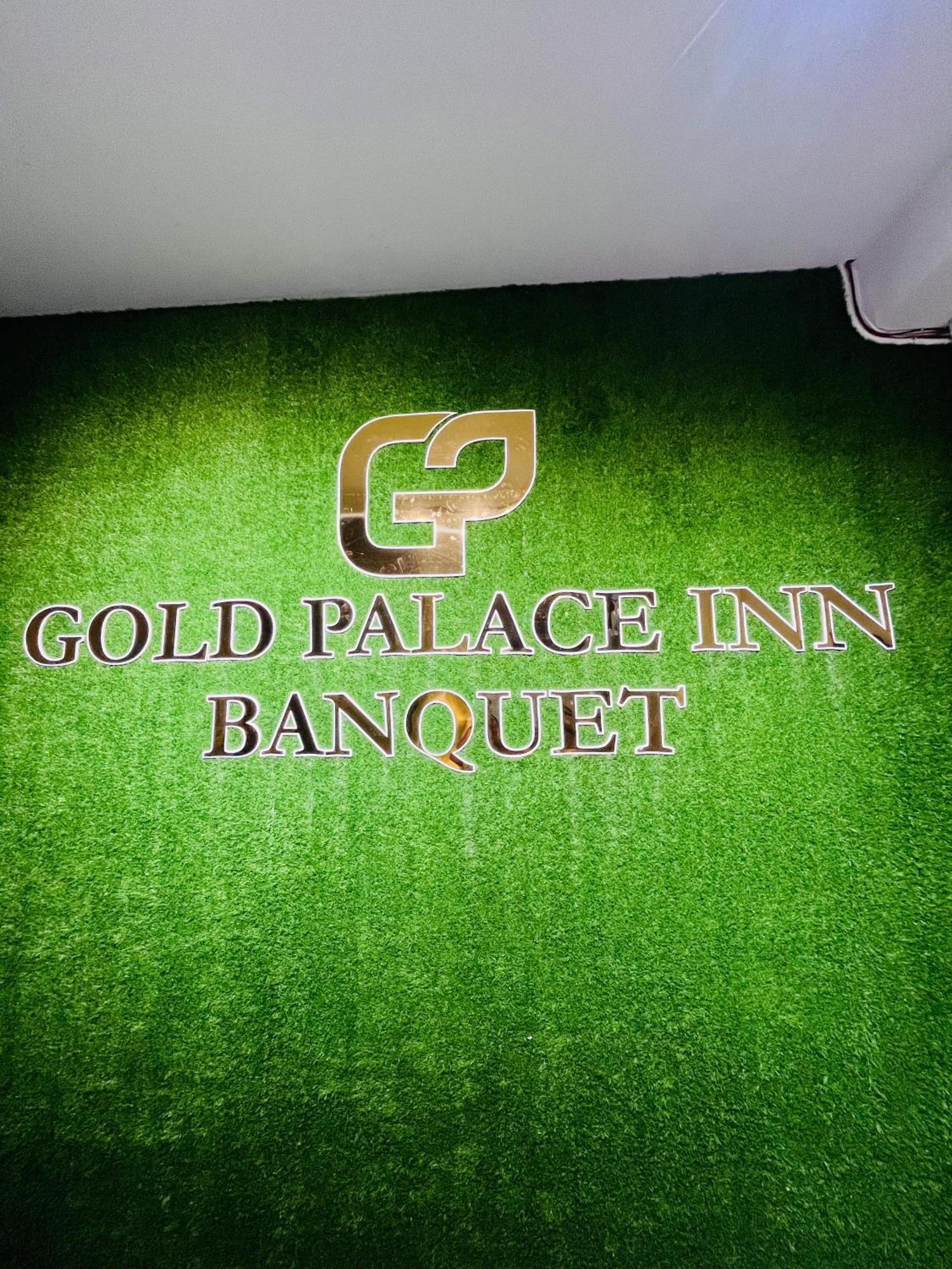 Hotel Gold Palace Inn Surat Exterior photo