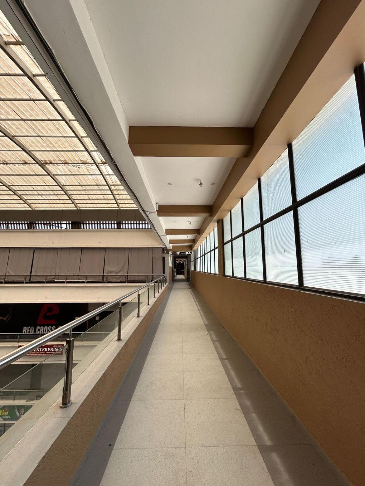 Hotel Gold Palace Inn Surat Exterior photo